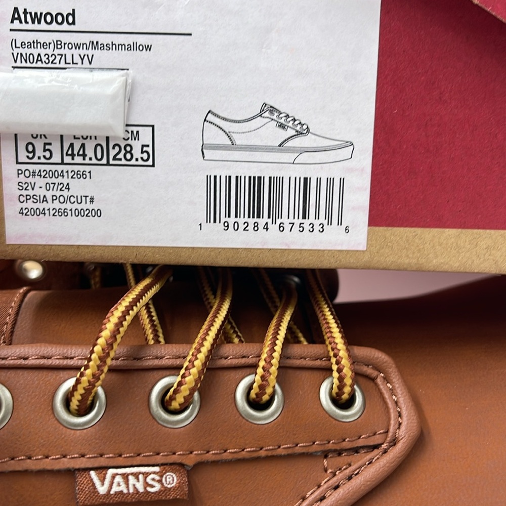 Vans WMNS Leather Sneakers with White Accents Atwood (Leather)Brown/Marshmallow - Picture 16 of 16